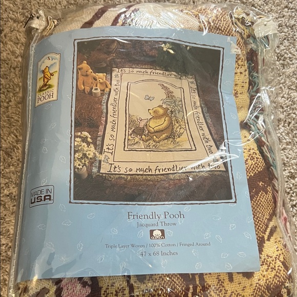 Classic Pooh Jacquard Throw Blanket
